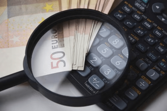 Le montant empruntable dépend des revenus, des charges, du taux du crédit et de l’apport personnel.